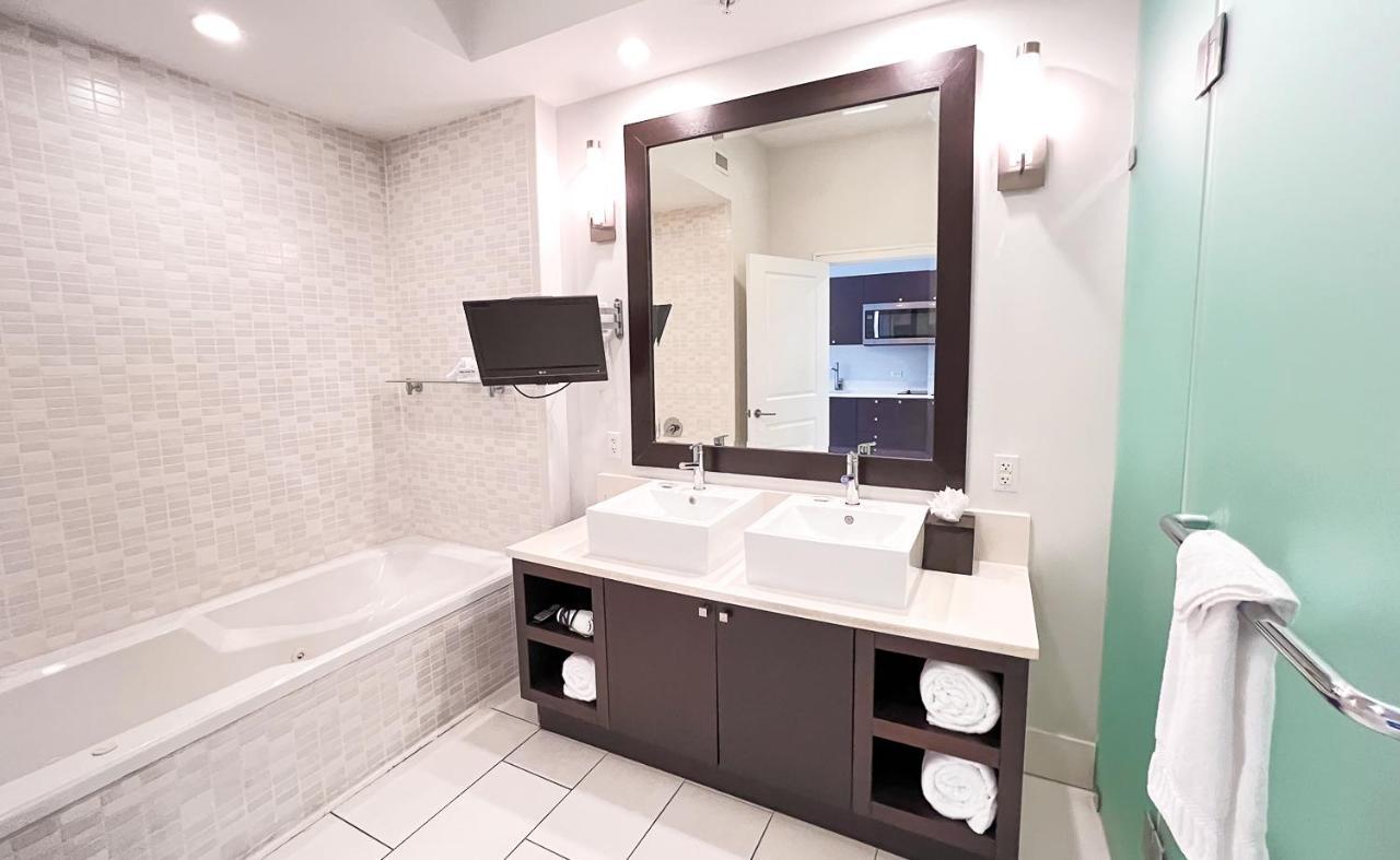Modern Private Studio - King Bed, Jacuzzi, Balcony And Pool Miami Exterior foto
