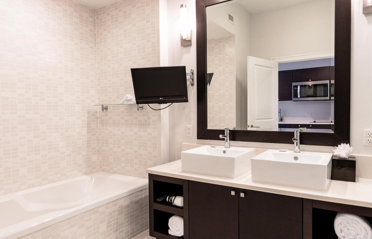 Modern Private Studio - King Bed, Jacuzzi, Balcony And Pool Miami Exterior foto